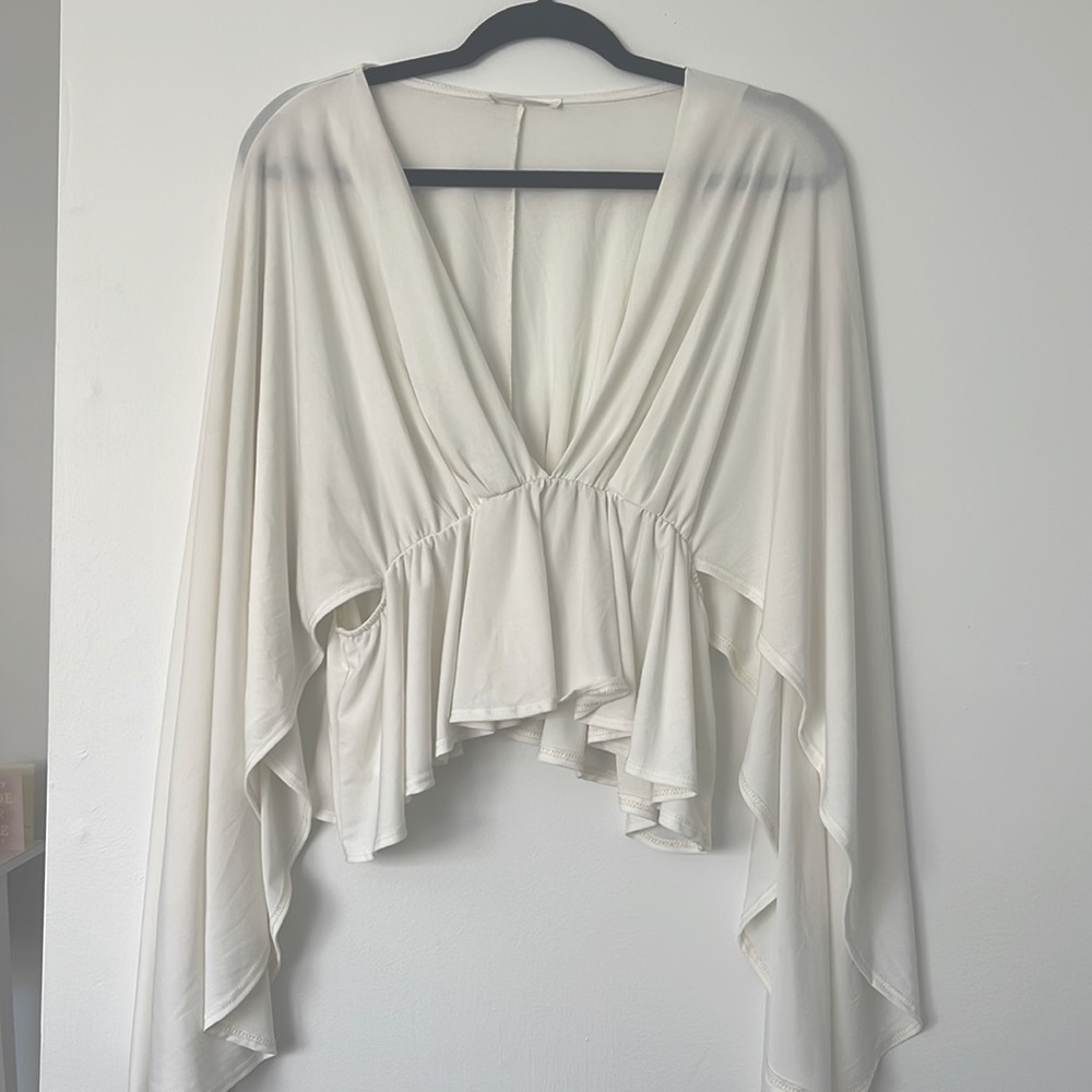 WinWin White Flowy Shirt